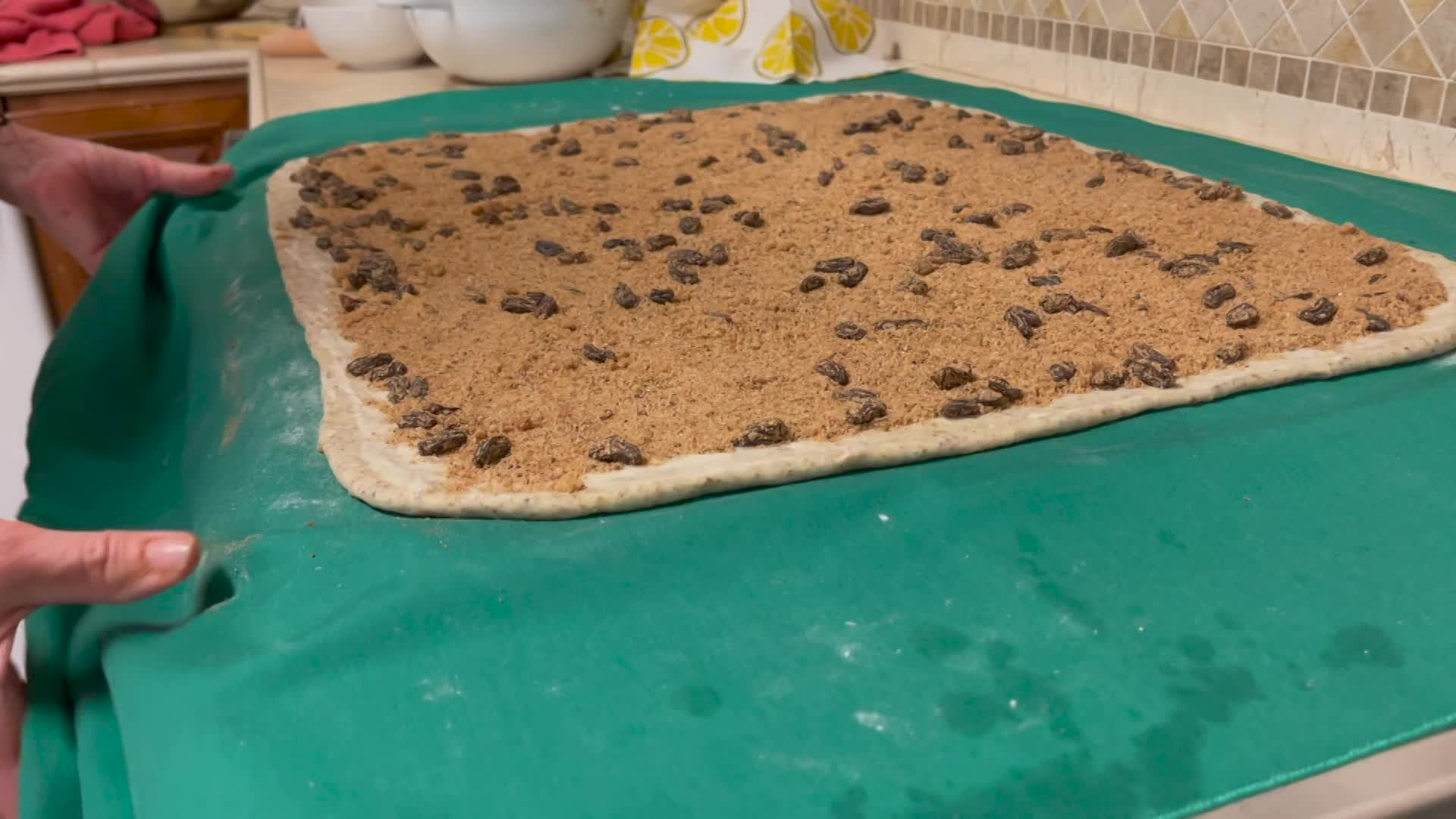 Vladas Seeds of Life Cooking and Kids - Cinnamon Rolls 2021 Christmas